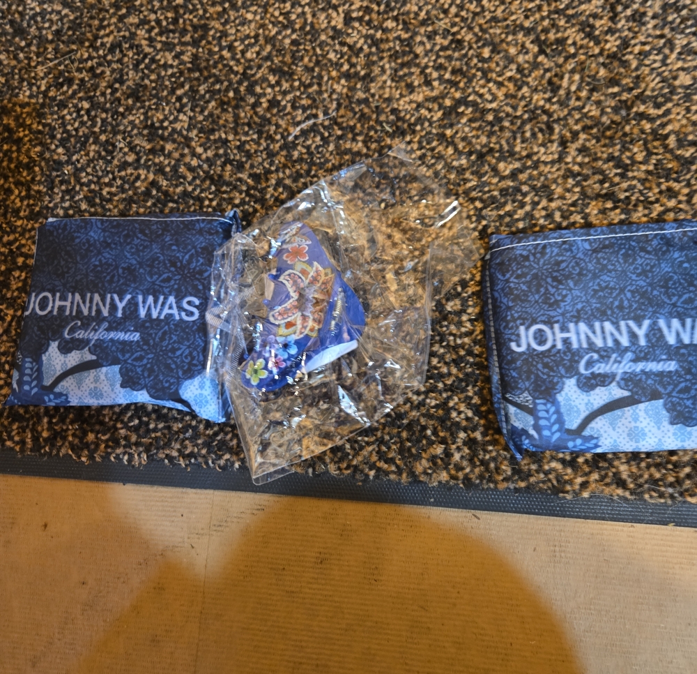 Johnny Was Blue  Hair Clip & 2 Foldable Tote